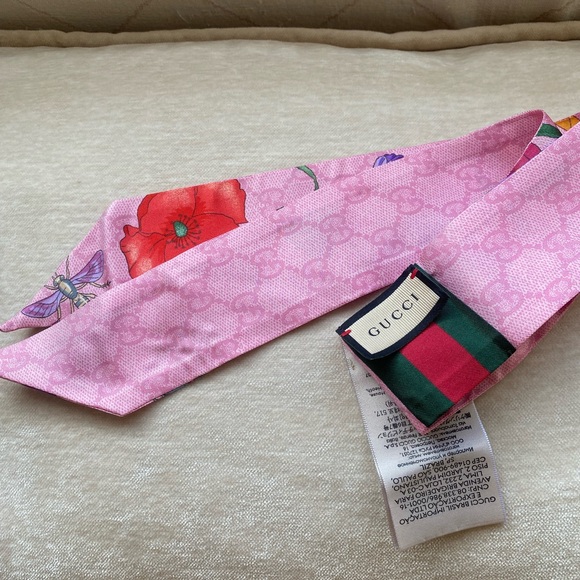 GUCCI GG SILK BOW SCARF - Picture 8 of 14